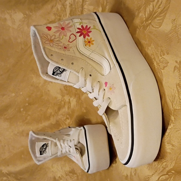 VANS Sk8-Hi Platform  Cream Floral Embroidery High-Top Women's 7.0 Men's 5.0 - Picture 2 of 12